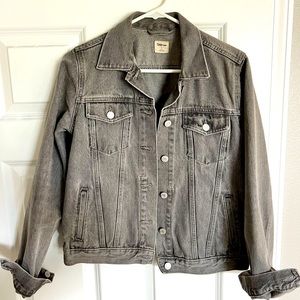 Gap Women’s denim jacket; size S